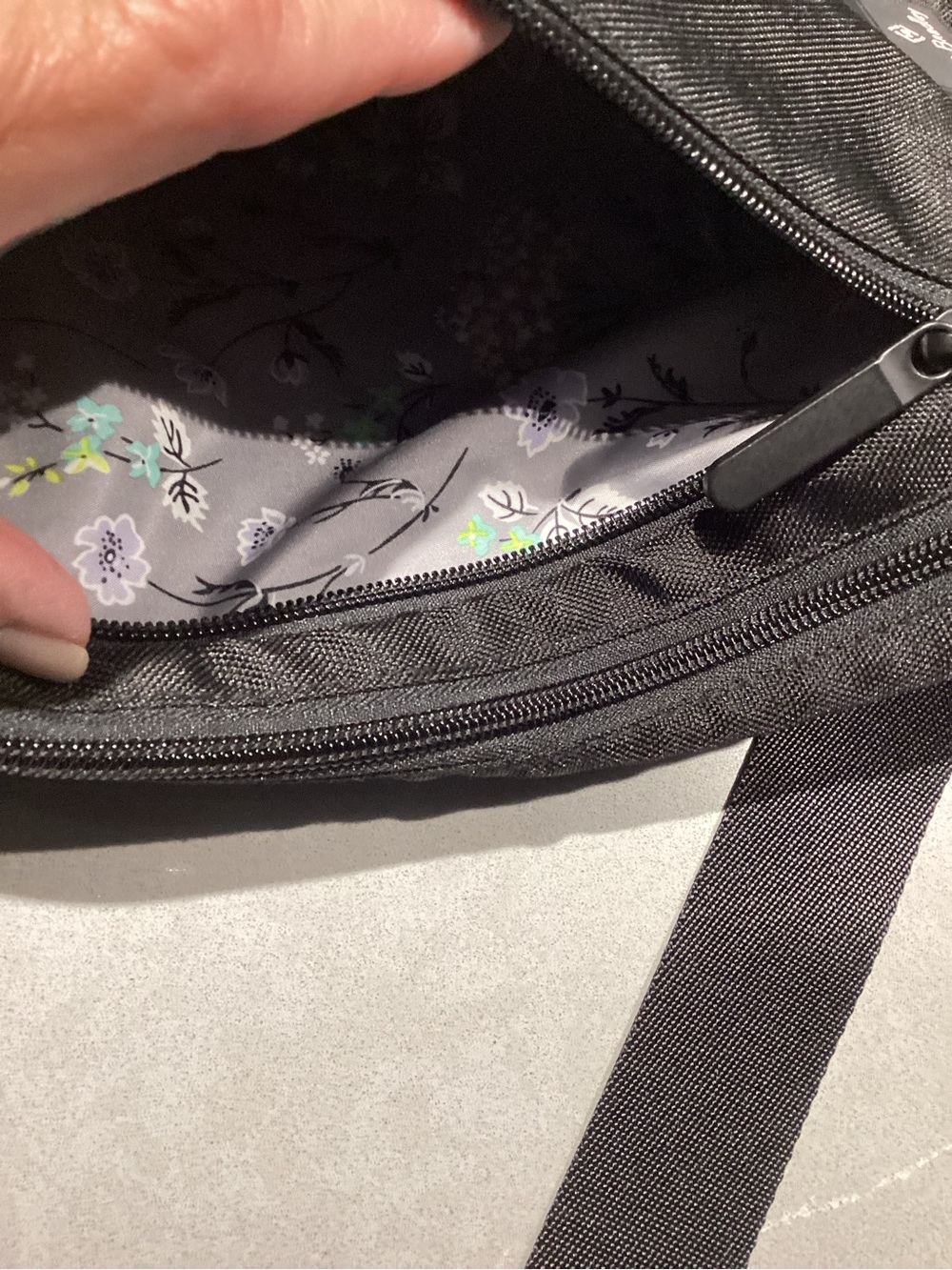 Vera Bradley Black Nylon Sling Bag Crossbody with Strap Extender - Picture 5 of 6